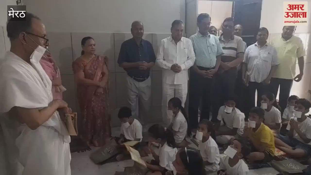 Shri Shwetambar Sthanakavasi Jain Sabha organized in Veernagar on Sharda Road in Meerut