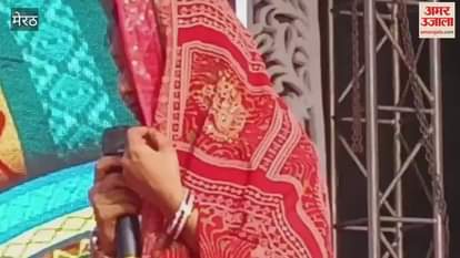 Students of Government Girls Inter College Madhavpuram gave a presentation in Patel Mandap of Nauchandi