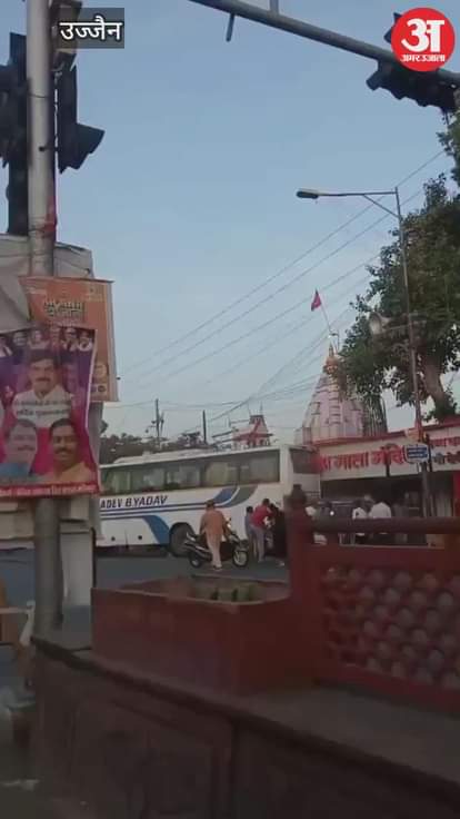 Accident busiest intersection city, bus school vehicle e-rickshaw and entered temple