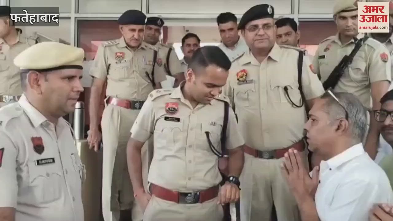 In Fatehabad, the victim, upset due to non-arrest of the accused in Punia Chitfund case, met the SP