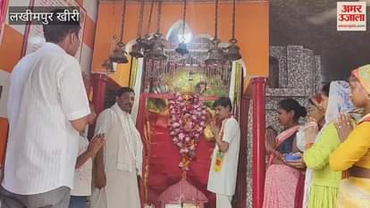 Crowds gathered in temples on the last Bade Mangal in Lakhimpur Kheri