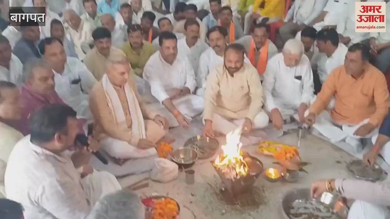 Former MP and State Minister distributed plants in the program 'One Plant in the Name of Mother'