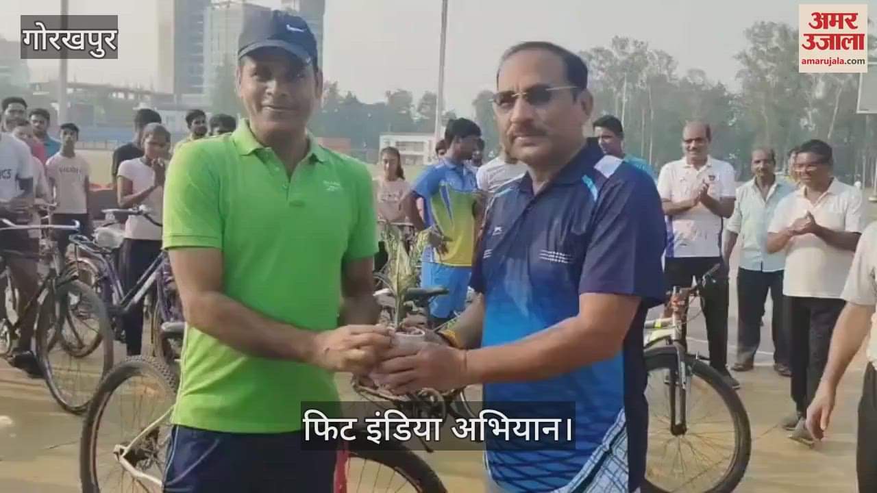 Officers and employees of Northeast Railway participated in the cyclothon