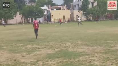 Football tournament organized by Sindoor India continues at Meerut's Tokhana Ground