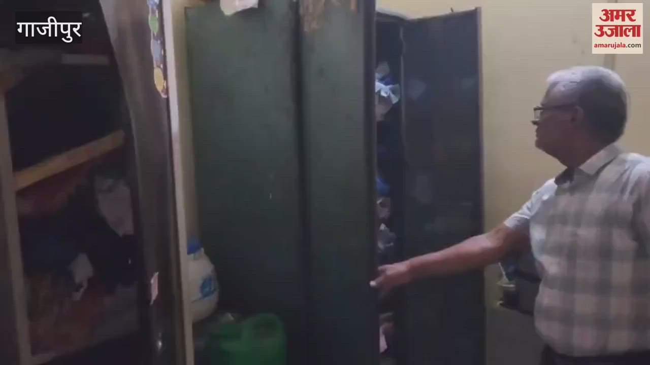 Lakhs of rupees stolen from house of family that went to attend Mundan ceremony watch VIDEO