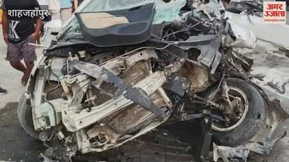 three people including father and son died in road accident in shahjahanpur