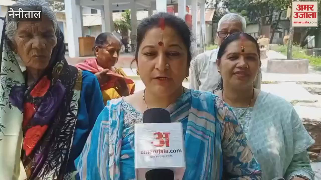 Rail route construction struggle committee demonstrated in the tehsil premises in bageshwar