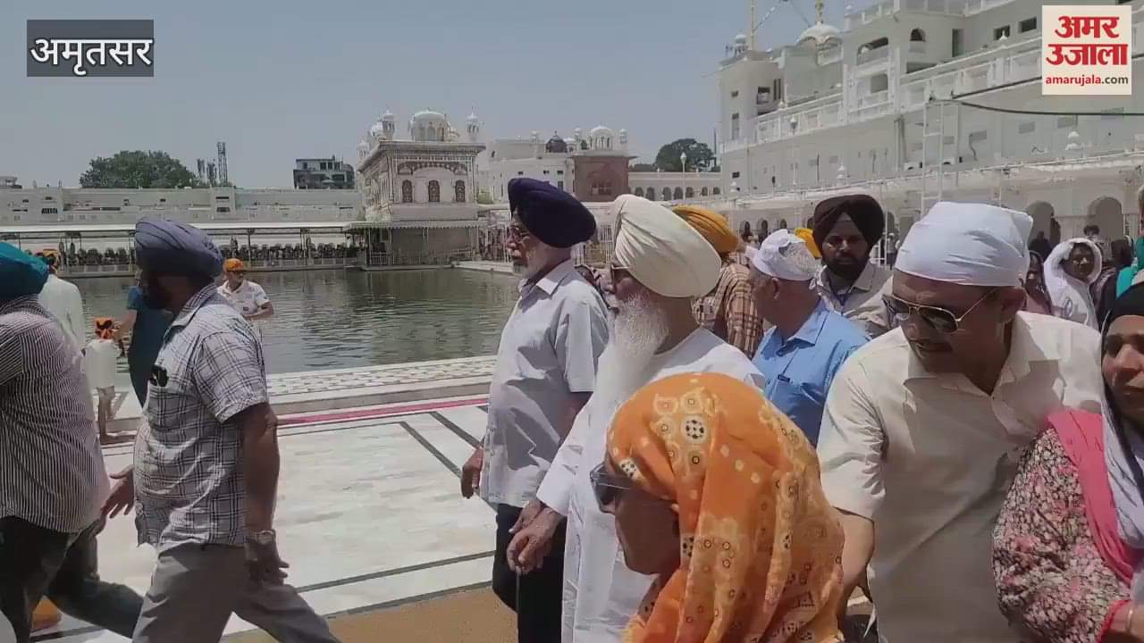 Head of Beas Dera Radha Soami Gurinder Singh Dhillon visit Harimandir Sahib