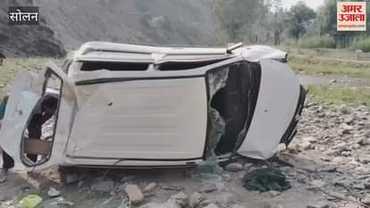 Solan Car goes off the road two injured