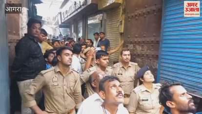 Fire broke out at Kinari Bazaar two people died