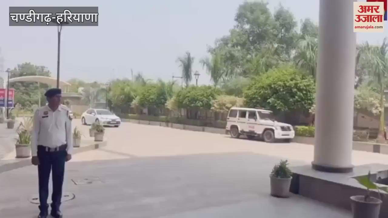 Haryana Director General of Police Shatrujeet Kapoor honored cyber warriors