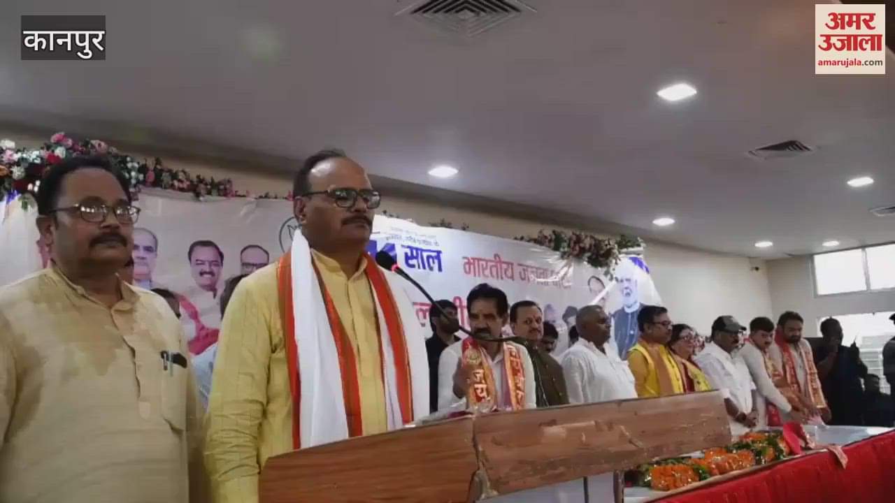 Deputy CM paid tribute to the victims of the plane crash