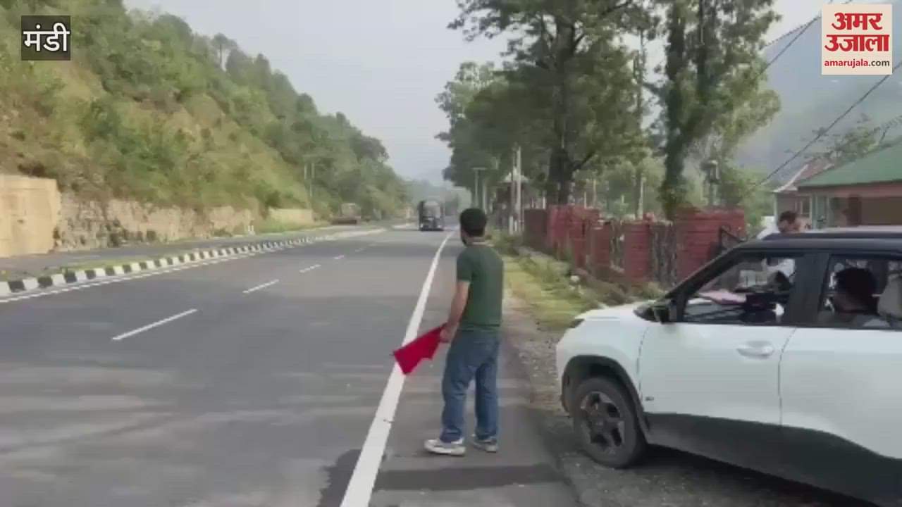 Mandi Flying squad team tightens its grip issues challans to 100 buses in one night