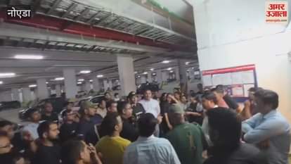 Society residents protest against the builder