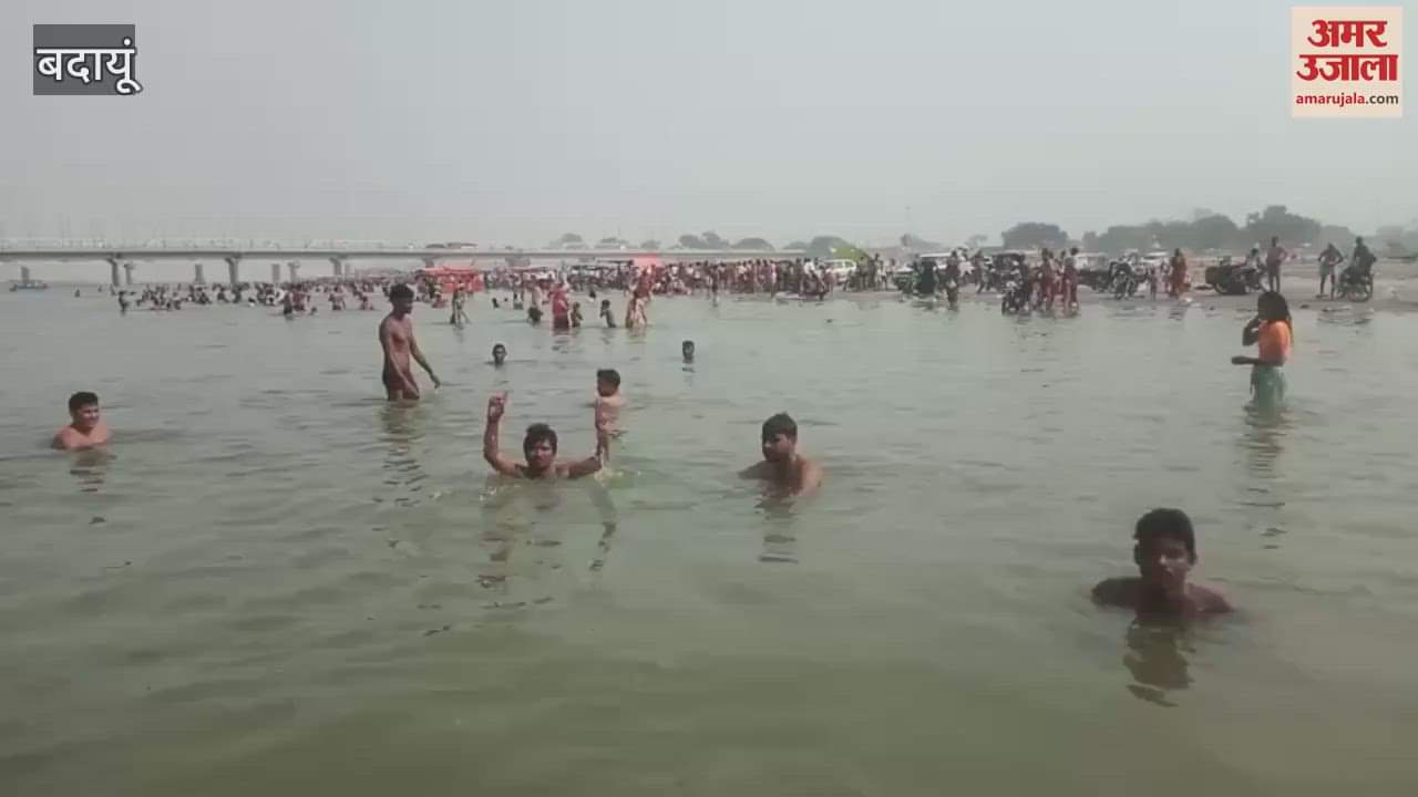 devotees took bath in Ganga on Jyeshtha Purnima in Budaun