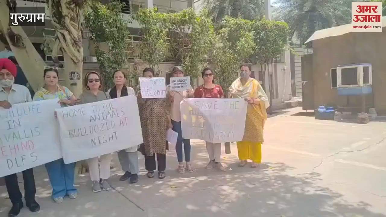 People demonstrated to stop felling of trees