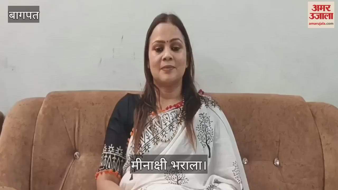 Baghpat: Women Commission member listened to problems