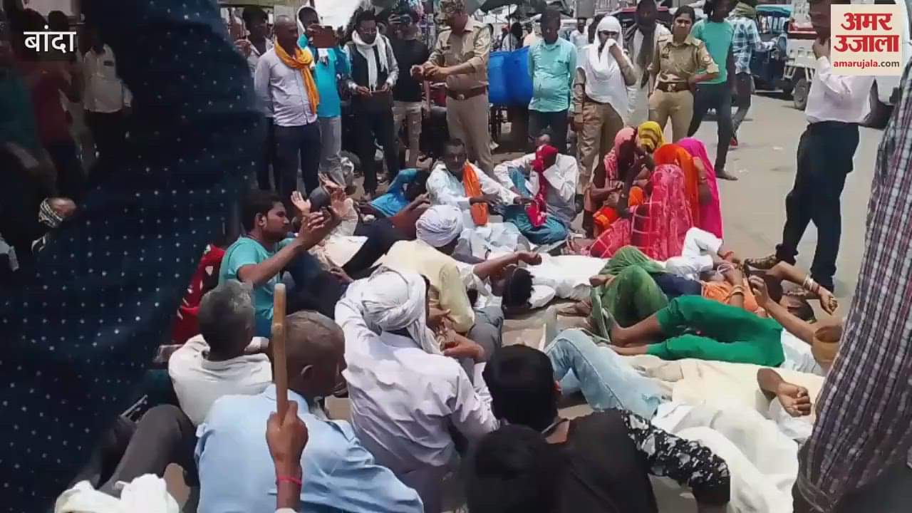 Villagers fed up with power cuts blocked the highway, drivers were troubled for three hours