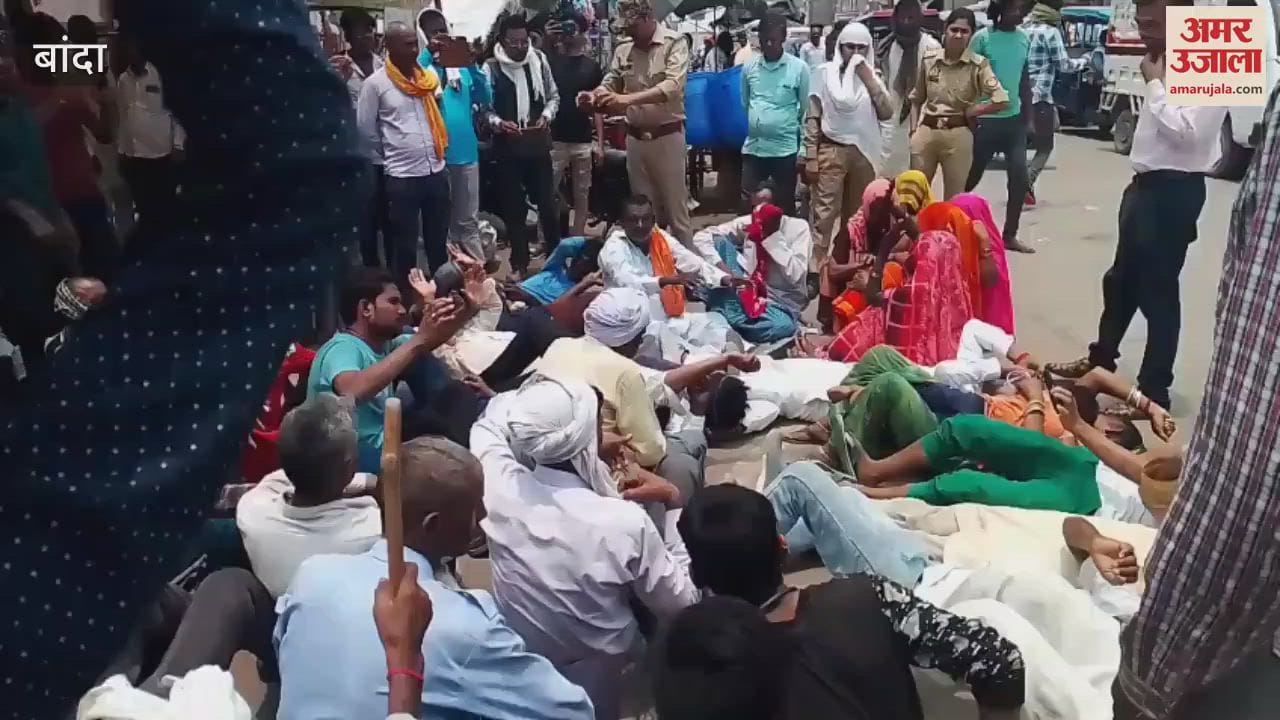 Villagers fed up with power cuts blocked the highway, drivers were troubled for three hours