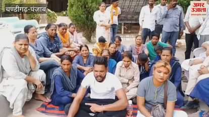 Employees staged a sit-in protest in Amritsar for not getting their salaries