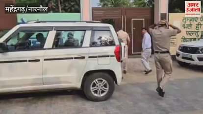 Voting for the Panch post continues in village Gudha of Mahendragarh