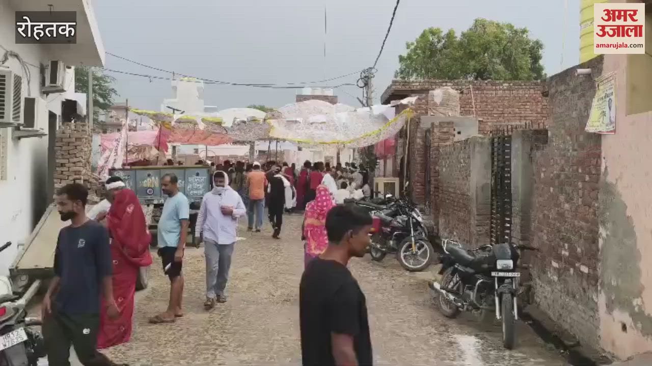 Panchayat by-election in Rohtak, 35 percent voting till noon in Union Minister Manohar Lal's village