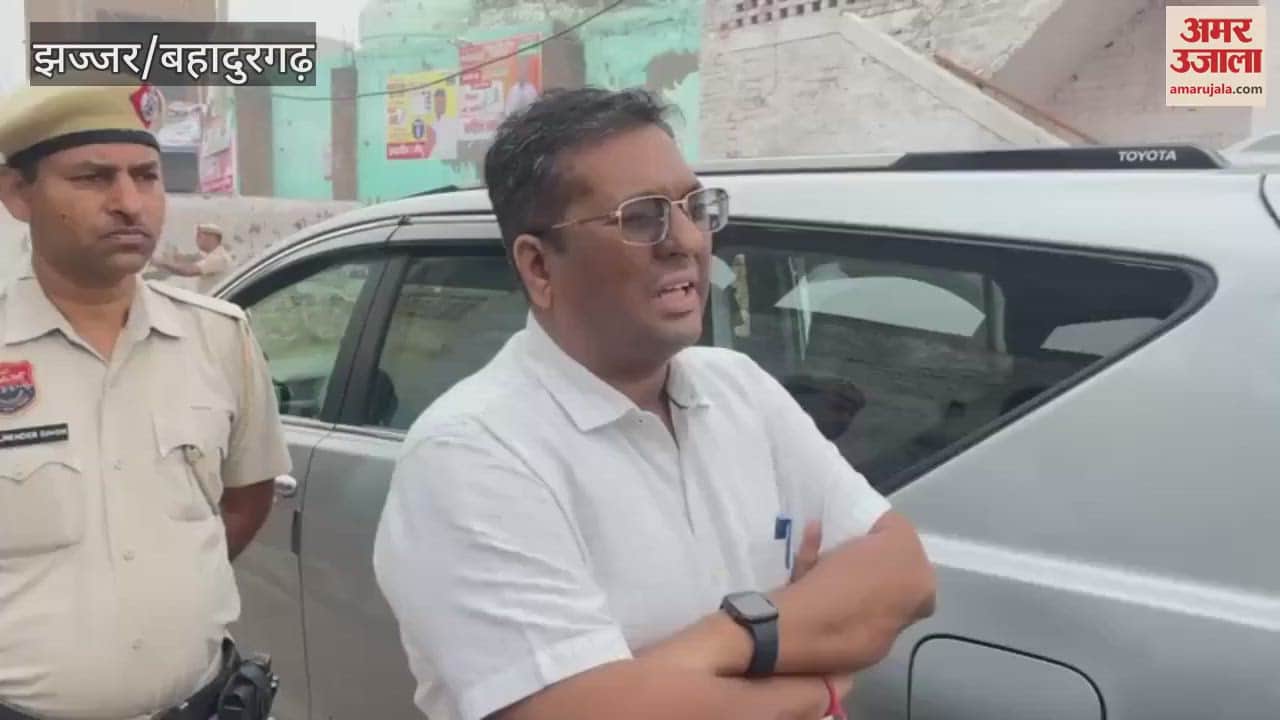 Jhajjar DC inspected the voting process of Panchayat by-election, peaceful voting continues at polling stations