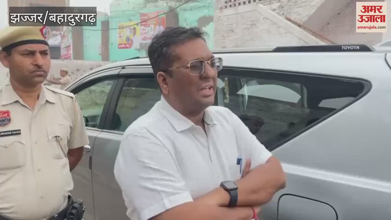 Jhajjar DC inspected the voting process of Panchayat by-election, peaceful voting continues at polling stations