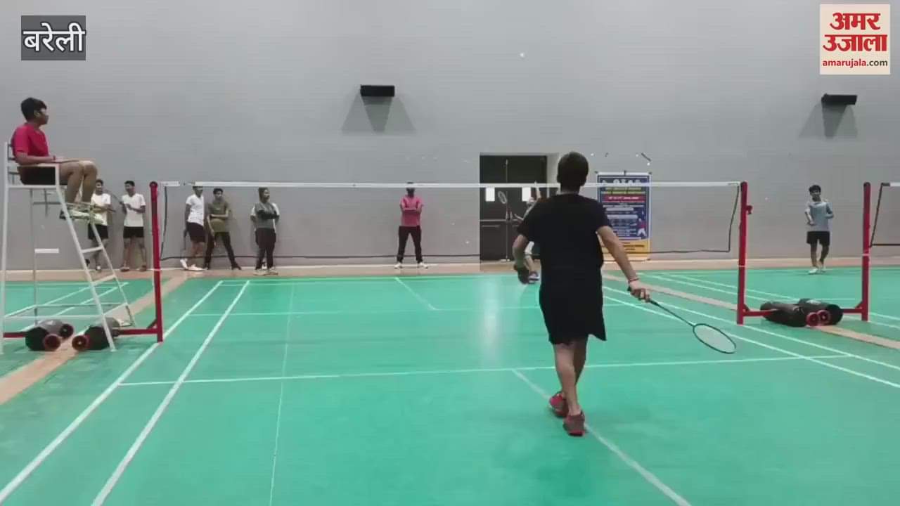 Players showed their strength in the final and semi-final matches of District Badminton Championship