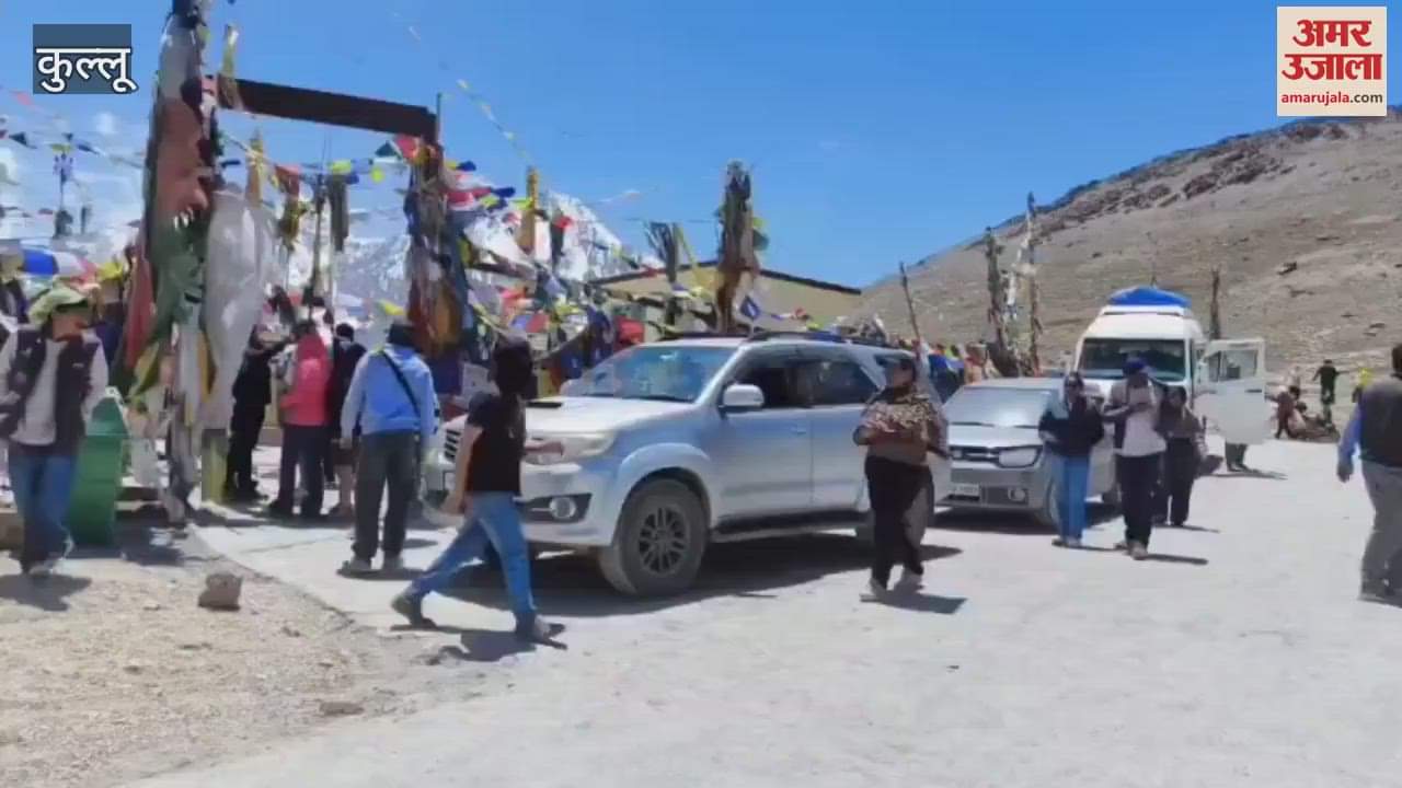 Kullu Crowd of devotees gathered at Kunjam Mata Temple