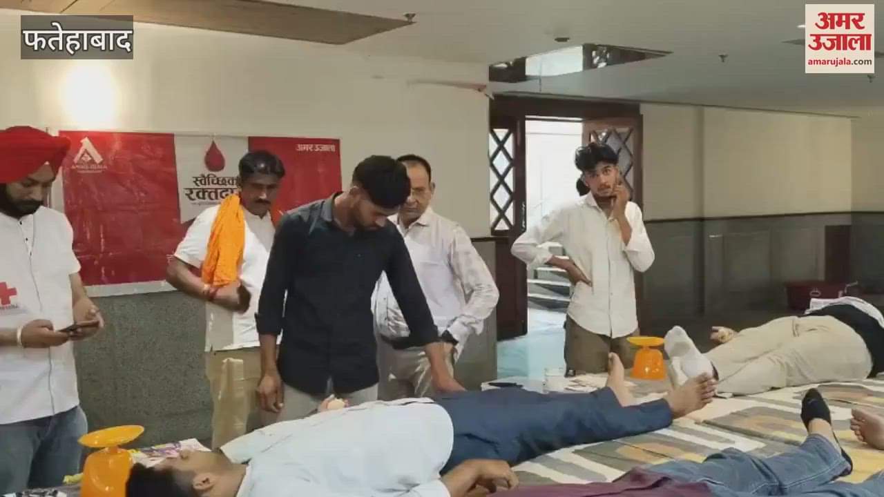 Blood donation camp organized at Gurudwara Singh Sabha in Fatehabad, three women also donated blood
