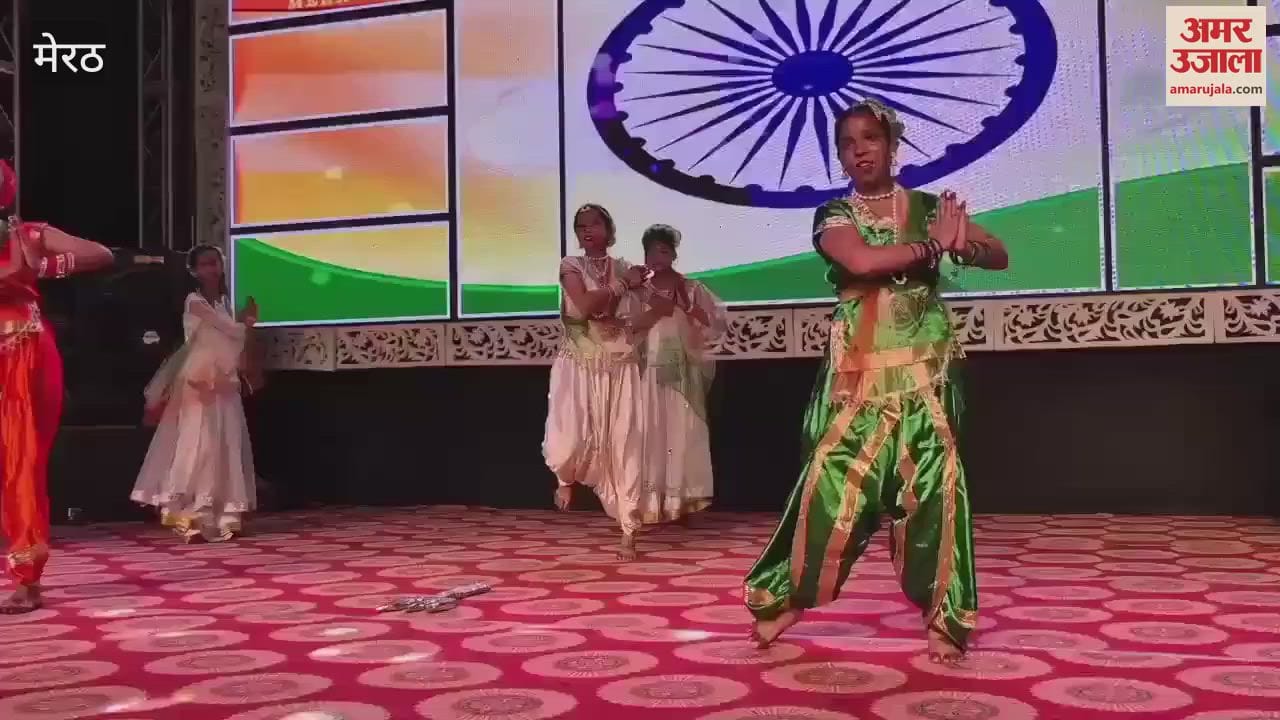 students of Kanohar Lal Girls Inter College gave a wonderful performance in the Patel Mandap of Nauchandi Mela Sthal