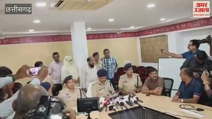 रायपुर में दो बांग्लादेशी घुसपैठिए गिरफ्तार, 35 की उम्र में बनवाई 8वीं की फर्जी मार्कशीट, देखें वीडियो