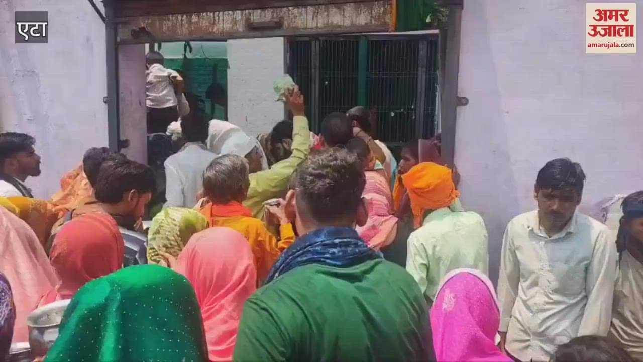 Crowd of devotees gathered at Shani Mandir
