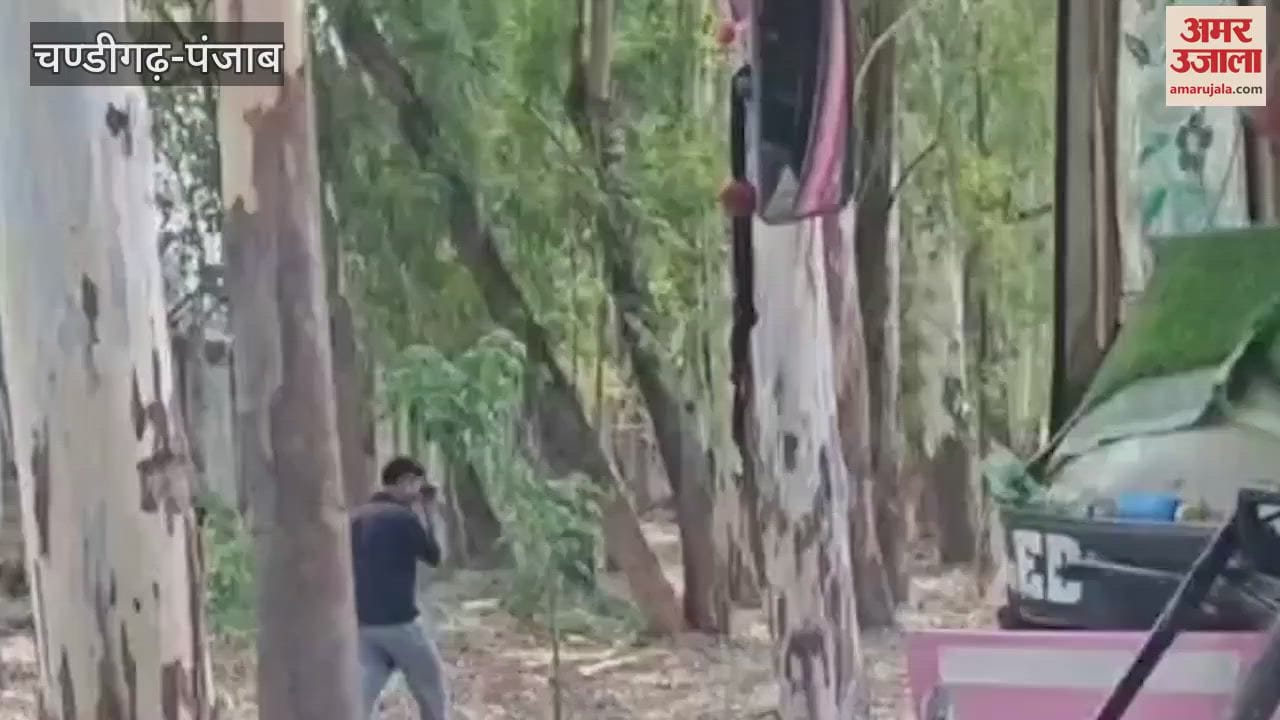 Private bus hits scooter in Pathankot army soldier and his wife injured