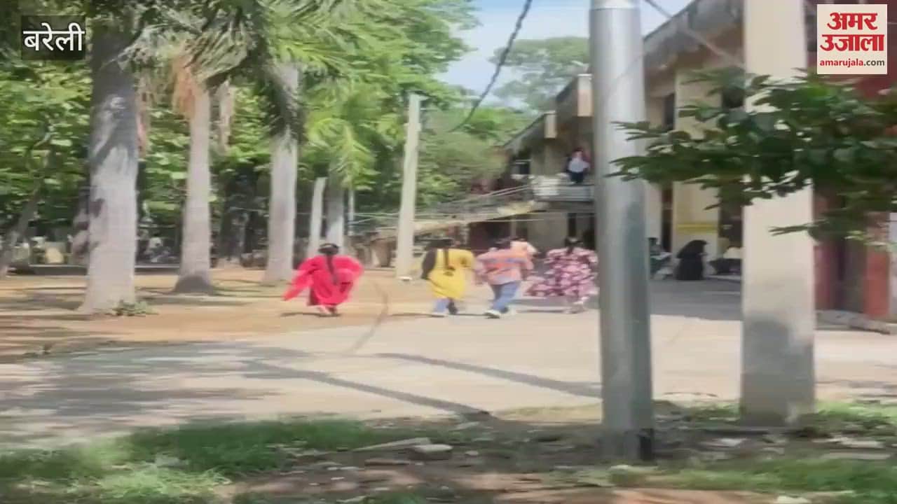 girl reached the examination hall by riding bullet in Bareilly College