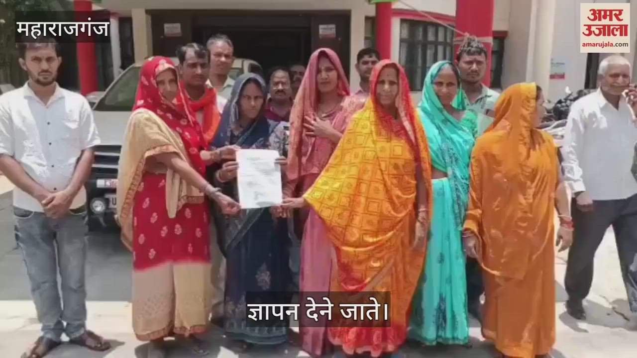 Villagers submitted a memorandum to get the liquor shop removed