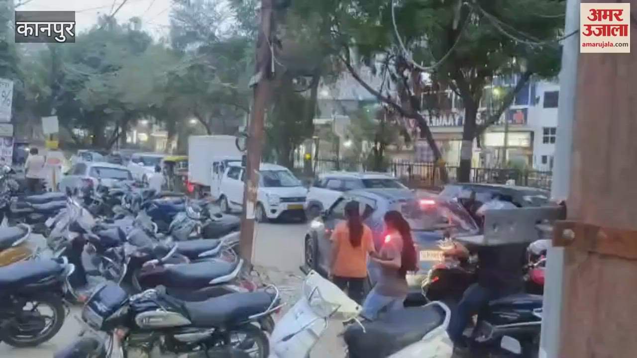 huge traffic jam at Shastri Chowk intersection, people were troubled