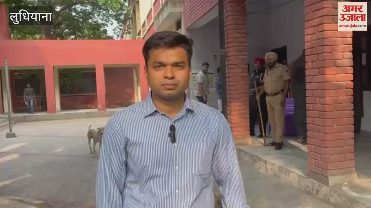 DC Himanshu Jain casts his vote in Ludhiana by-election