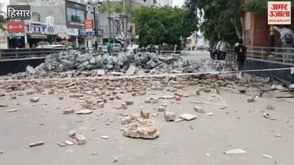 Gate of Sector 14 of Hisar broken