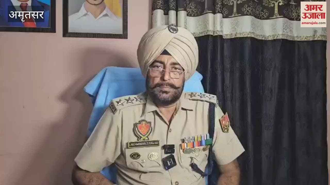 Police caught two accused with heroin and bike in Amritsar