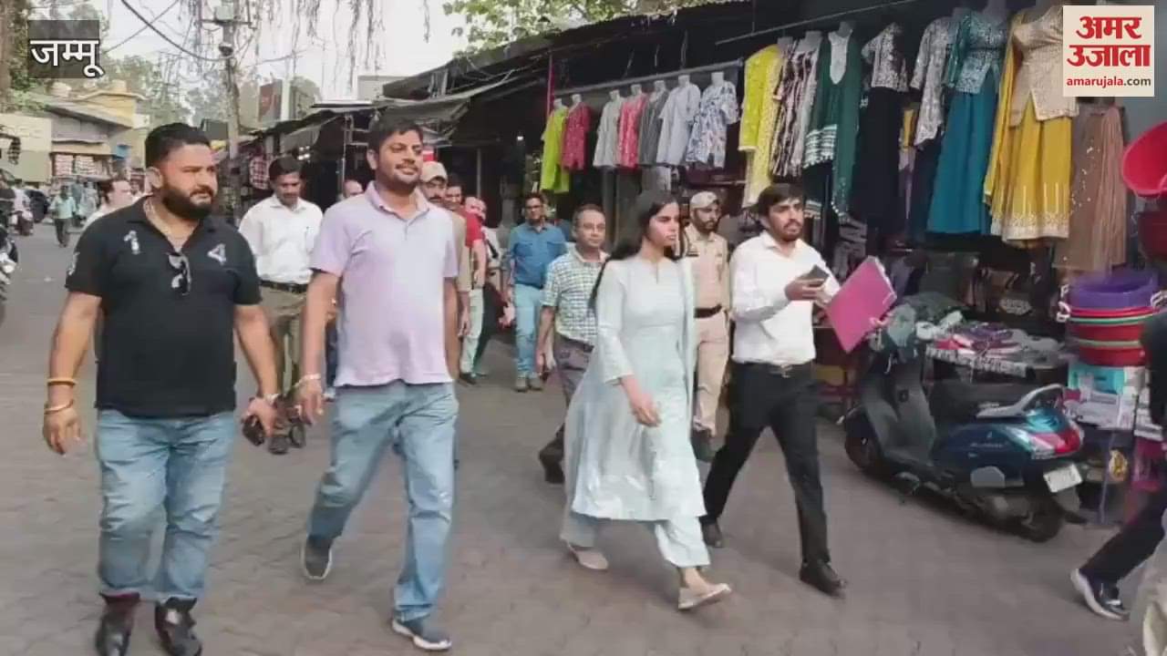 DC Nidhi Malik visited Reasi city and learned about the problems of the people