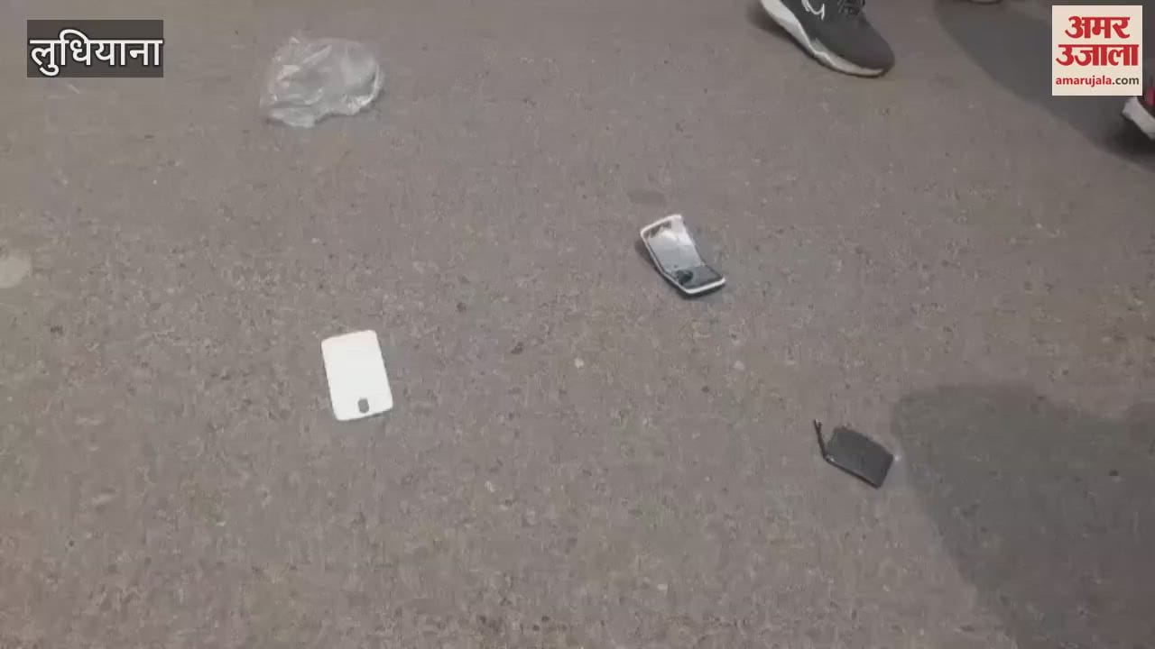 Seeing defeat in Ludhiana West by-election, independent candidate Neetu Shutterwala broke his phone