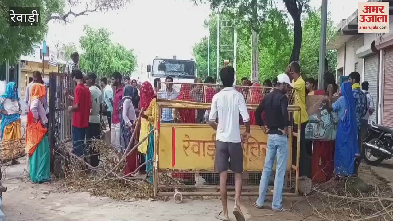 People upset with power cut in Rewari blocked the road, police accused them of misbehavior