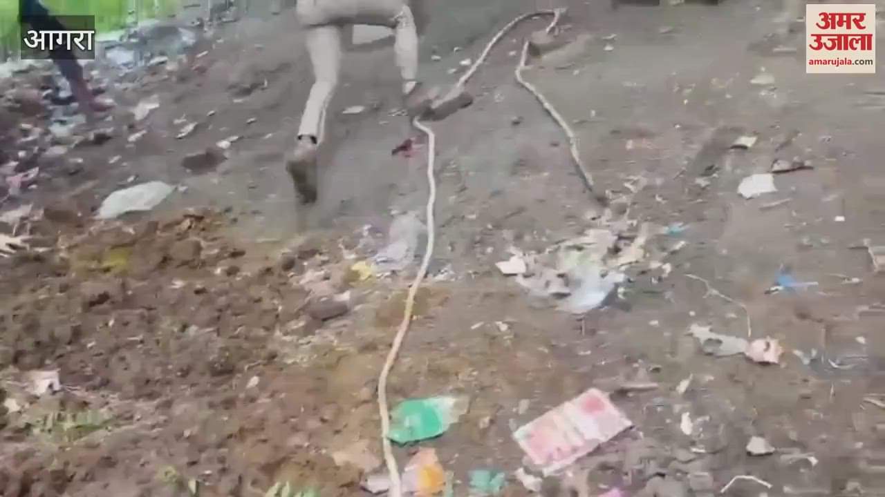 stones pelted on electricity and police team 12 injured