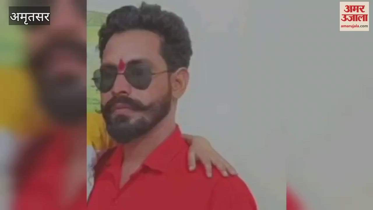 A young man got under a truck in Amritsar, his family members blocked the road