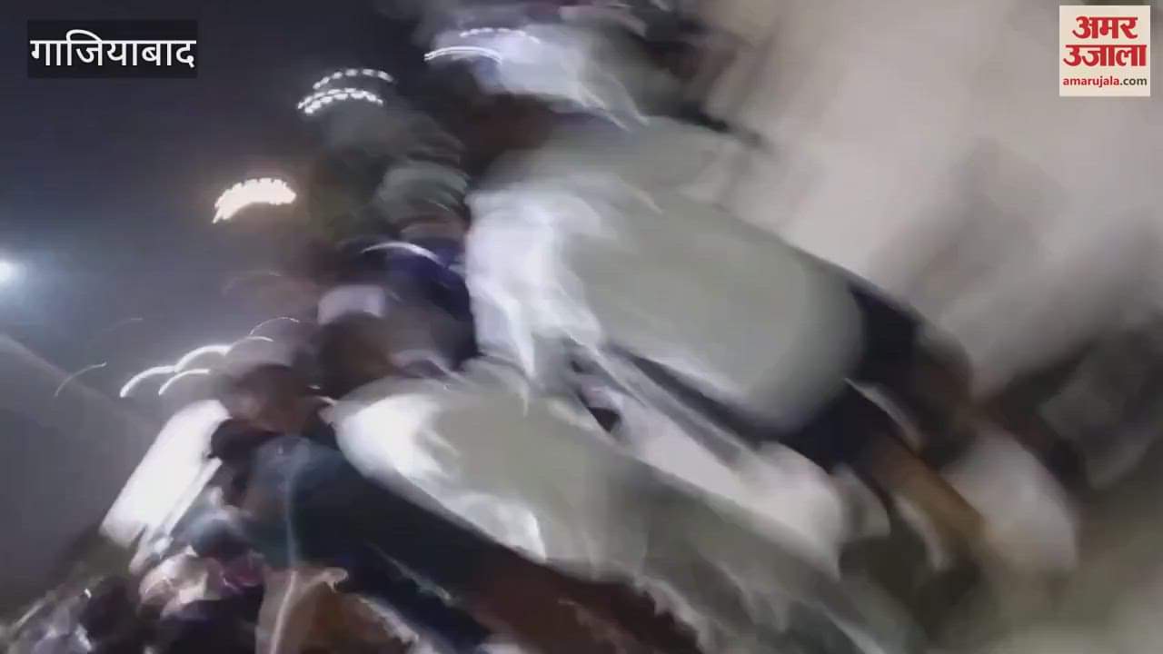 People troubled by frequent power cuts in Ghaziabad s Pasunda created ruckus