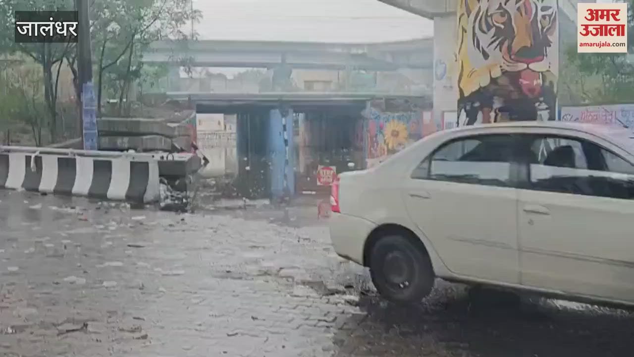 Roads flooded due to heavy rain in Jalandhar