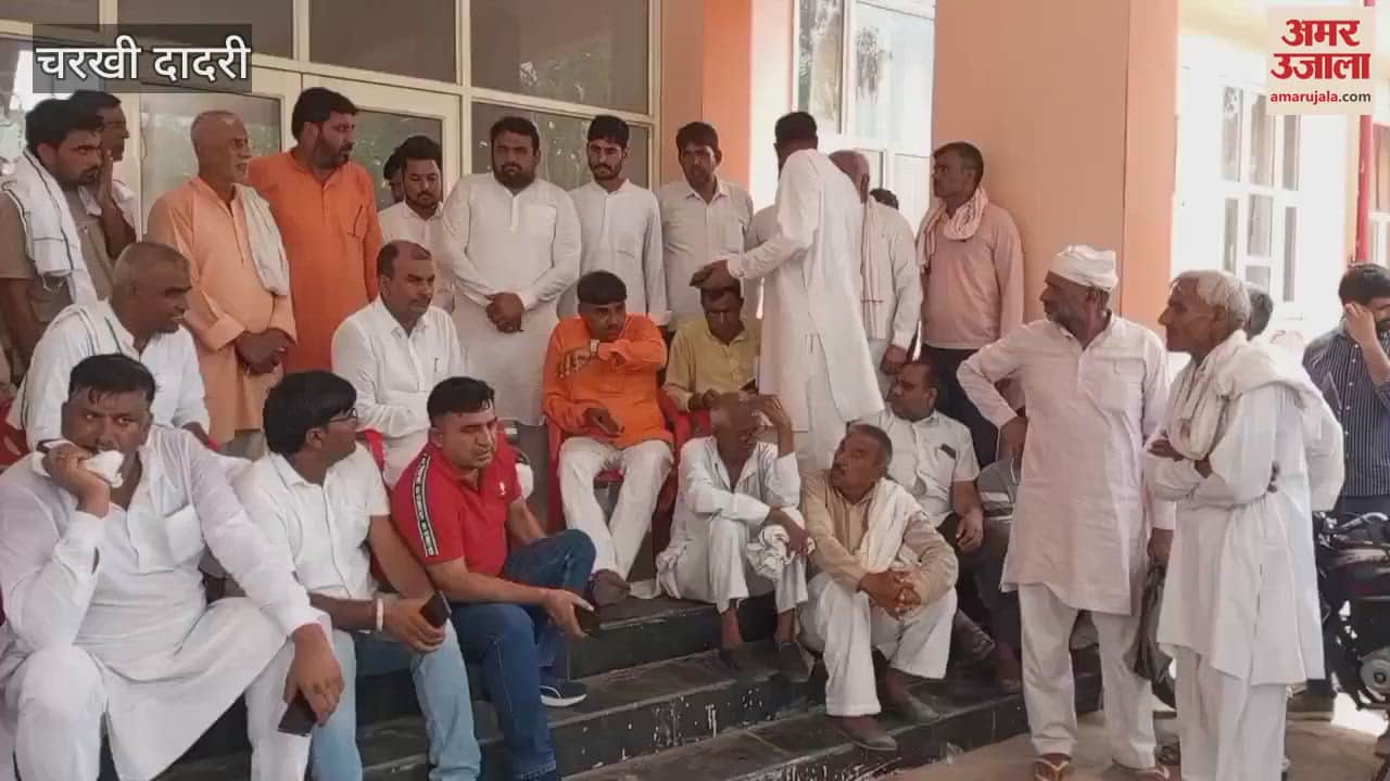 BDPO in Dadri refused to give the keys of the room, angry MLA threw out the staff and locked the office