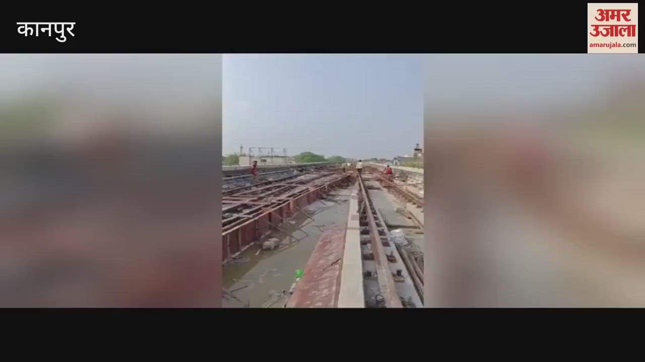 Casting of two cross-overs near Baradevi Metro Station